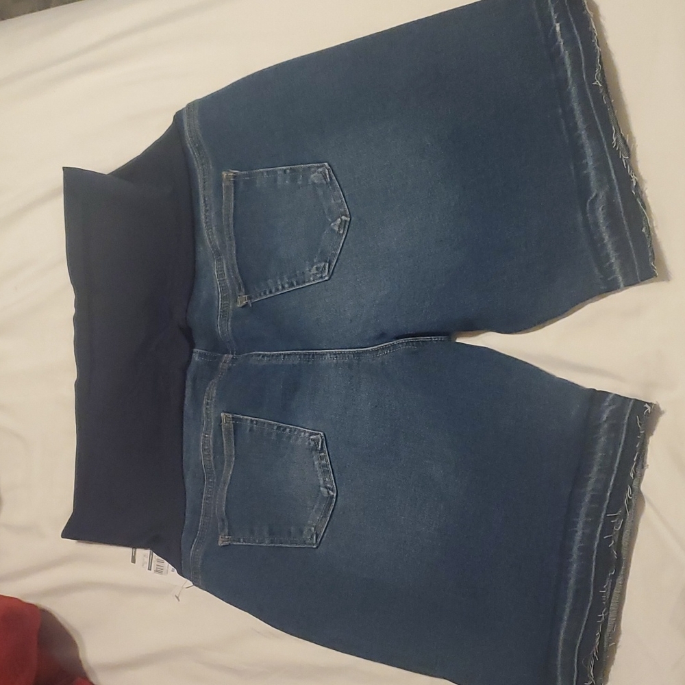 Maternity Bermuda shorts women's size XL - Picture 4 of 4